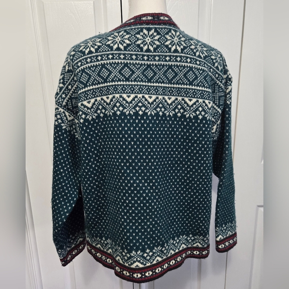 Vintage L.L. Bean deep green, white, and red wool pullover sweater - Picture 6 of 9